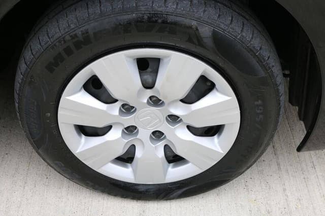 2011 Honda Stepwagon JDM car for sale — photo 9 of 10
