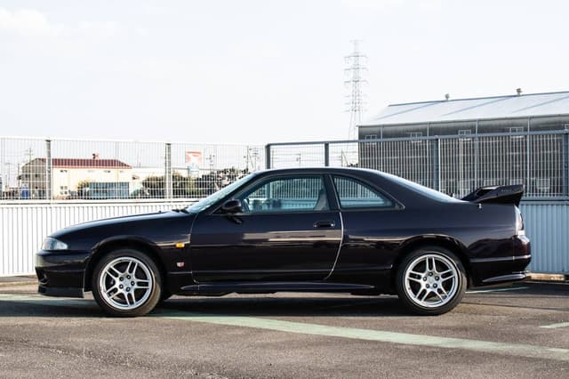 1995 Nissan Skyline JDM car for sale — photo 2 of 10