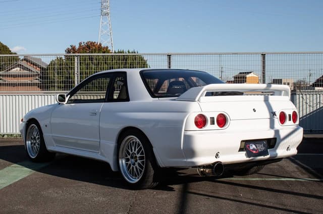 1994 Nissan Skyline JDM car for sale — photo 3 of 10