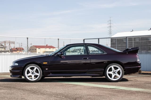1996 Nissan Skyline JDM car for sale — photo 3 of 10