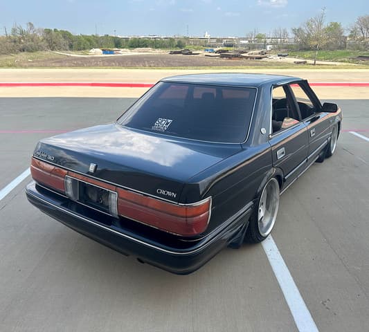 1990 Toyota Crown JDM car for sale — photo 2 of 2