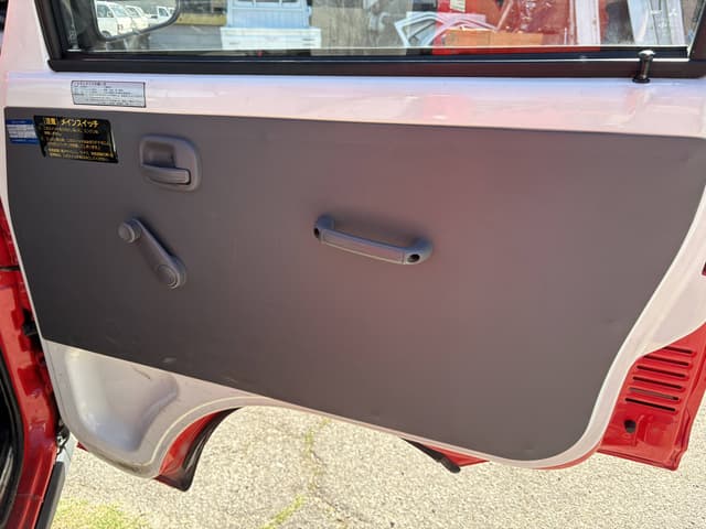 1999 Mitsubishi Minicab JDM car for sale — photo 4 of 10