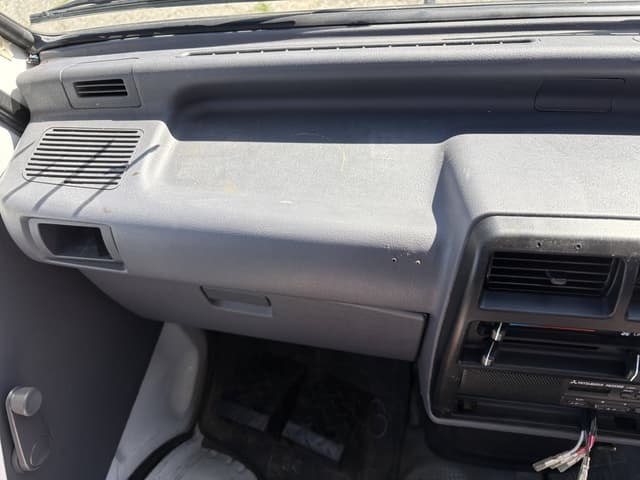 1999 Mitsubishi Minicab JDM car for sale — photo 9 of 10