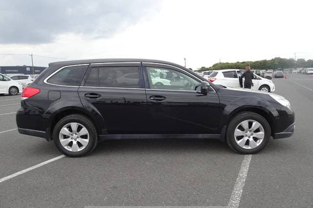 2011 Subaru Outback JDM car for sale — photo 7 of 10