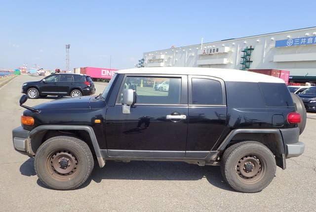 2011 Toyota Fj Cruiser JDM car for sale — photo 3 of 10