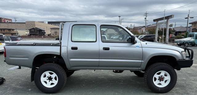 2003 Toyota Hilux JDM car for sale — photo 4 of 10