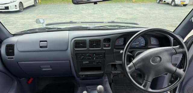 2003 Toyota Hilux JDM car for sale — photo 6 of 10