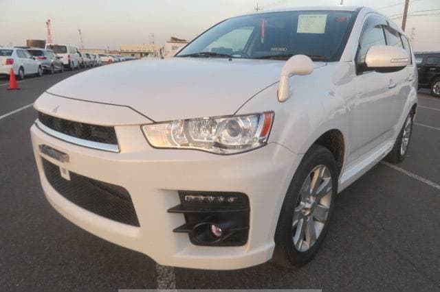 2010 Mitsubishi Outlander JDM car for sale — photo 2 of 10