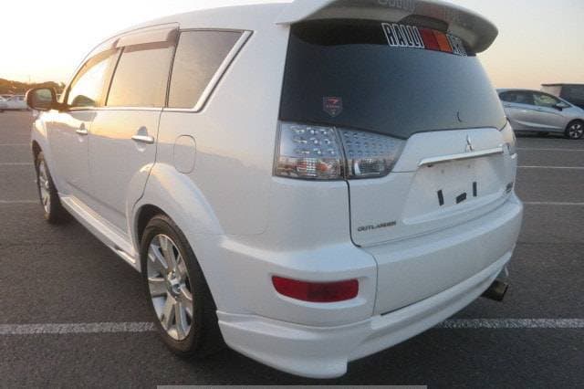 2010 Mitsubishi Outlander JDM car for sale — photo 4 of 10