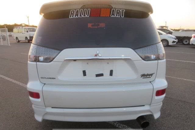 2010 Mitsubishi Outlander JDM car for sale — photo 5 of 10