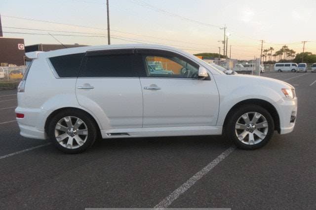 2010 Mitsubishi Outlander JDM car for sale — photo 7 of 10