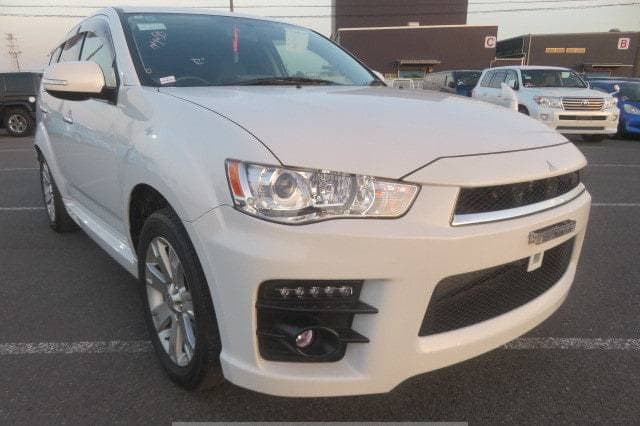 2010 Mitsubishi Outlander JDM car for sale — photo 8 of 10