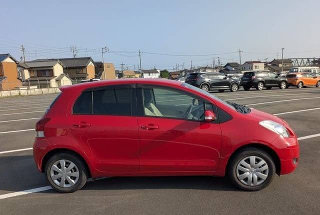 2010 Toyota Vitz JDM car for sale — photo 7 of 10