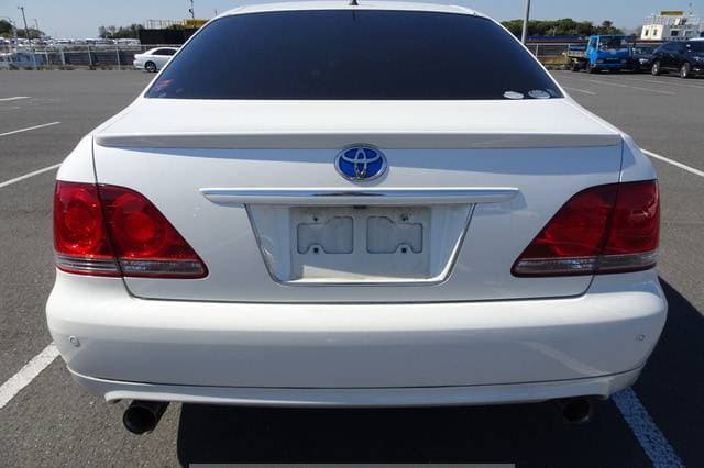 2004 Toyota Crown JDM car for sale — photo 5 of 10