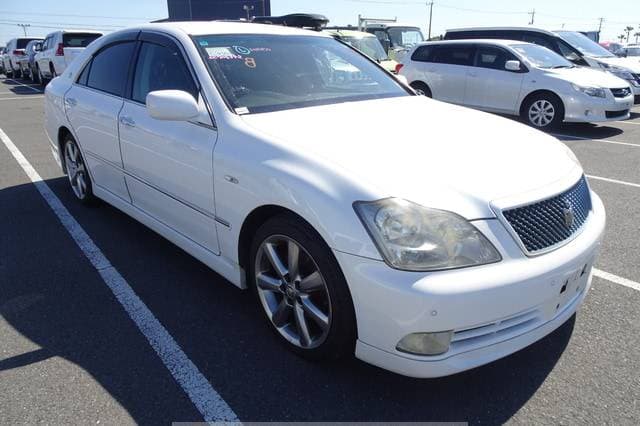 2004 Toyota Crown JDM car for sale — photo 8 of 10