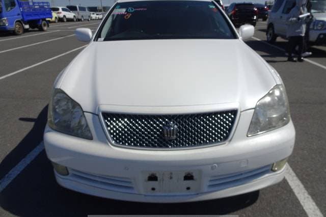 2004 Toyota Crown JDM car for sale — photo 9 of 10