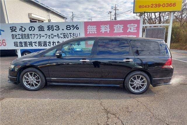 2005 Honda Odyssey JDM car for sale — photo 9 of 10
