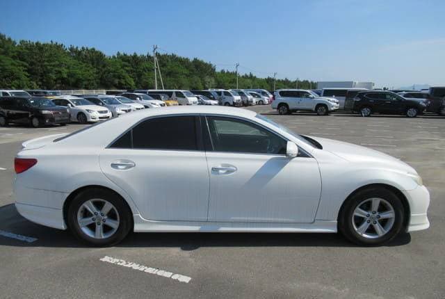 2011 Toyota Mark X JDM car for sale — photo 7 of 10