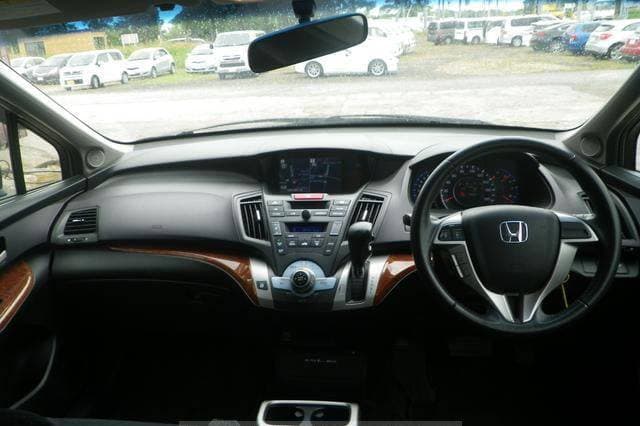 2009 Honda Odyssey JDM car for sale — photo 9 of 10