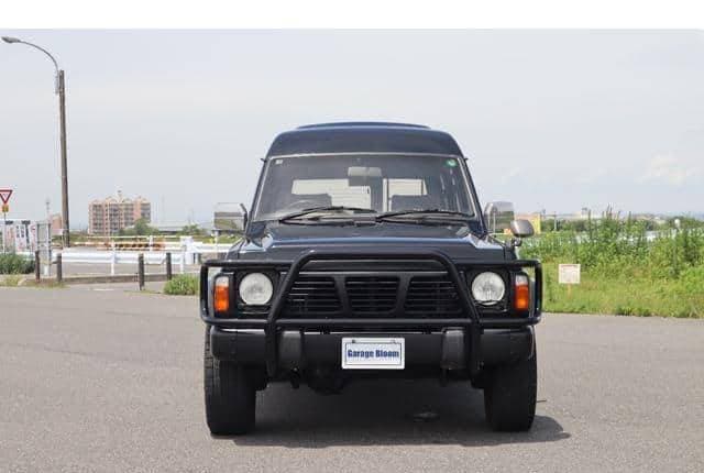 1992 Nissan Safari JDM car for sale — photo 3 of 10