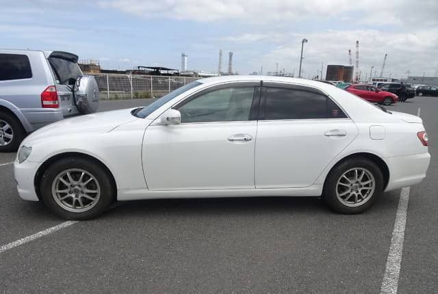 2009 Toyota Mark X JDM car for sale — photo 3 of 10