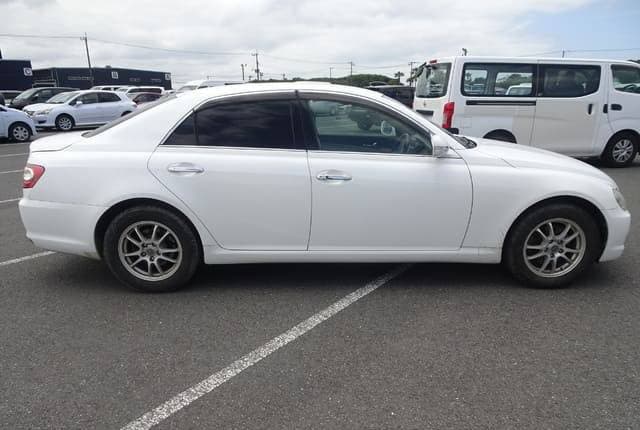 2009 Toyota Mark X JDM car for sale — photo 7 of 10