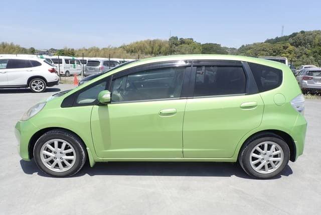 2011 Honda Fit JDM car for sale — photo 3 of 10