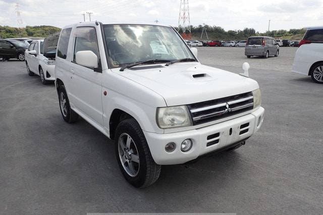 2006 Mitsubishi Pajero JDM car for sale — photo 8 of 10