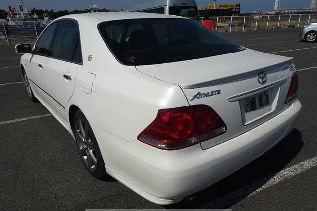 2005 Toyota Crown JDM car for sale — photo 4 of 10