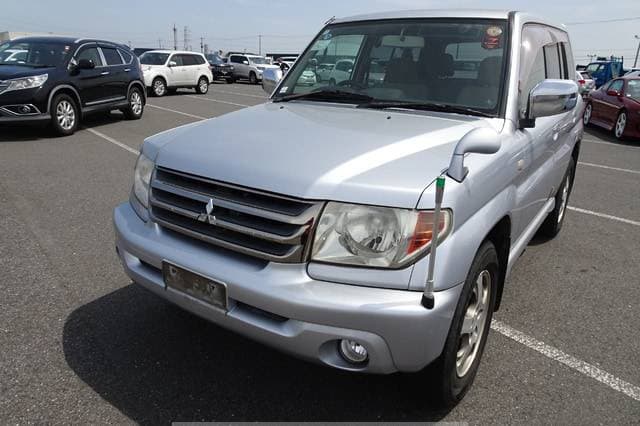 2006 Mitsubishi Pajero JDM car for sale — photo 2 of 10
