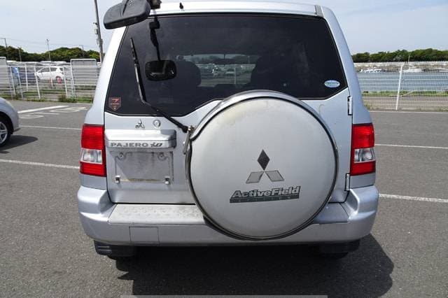 2006 Mitsubishi Pajero JDM car for sale — photo 5 of 10