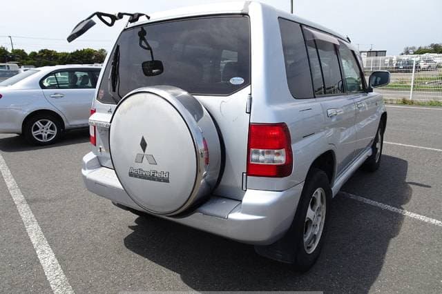 2006 Mitsubishi Pajero JDM car for sale — photo 6 of 10
