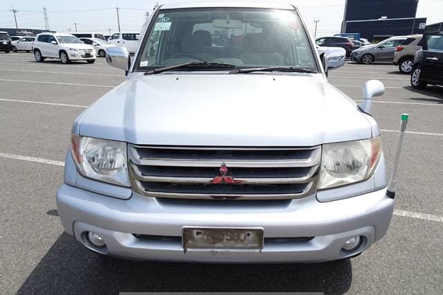 2006 Mitsubishi Pajero JDM car for sale — photo 9 of 10