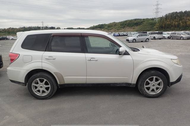 2011 Subaru Forester JDM car for sale — photo 7 of 10