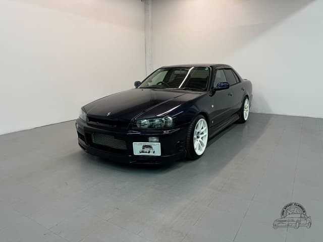 Nissan Skyline JDM car for sale — photo 4 of 10