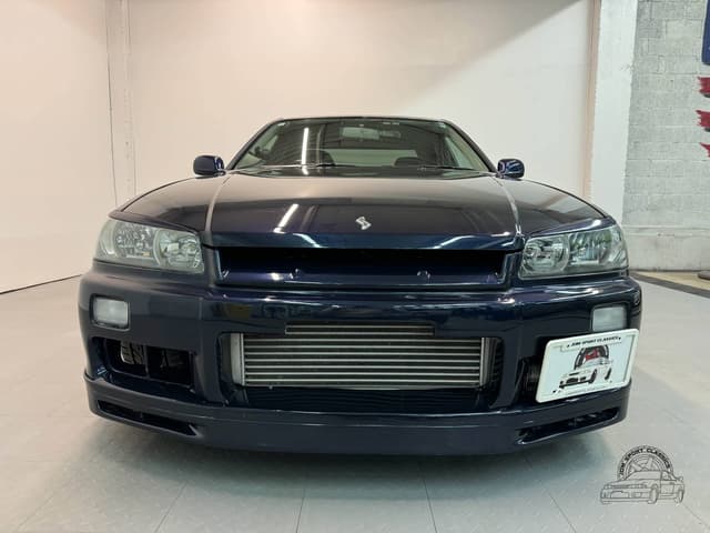 Nissan Skyline JDM car for sale — photo 8 of 10