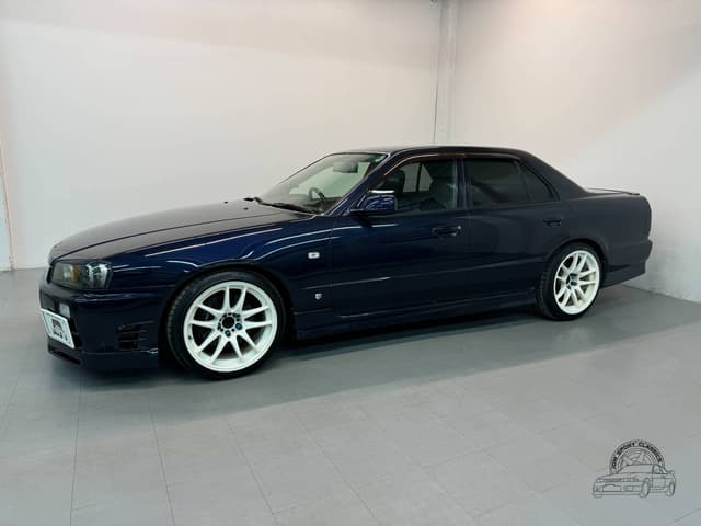 Nissan Skyline JDM car for sale — photo 9 of 10