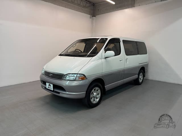 Toyota Granvia JDM car for sale — photo 2 of 10