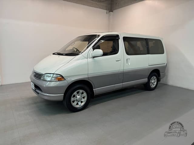 Toyota Granvia JDM car for sale — photo 9 of 10