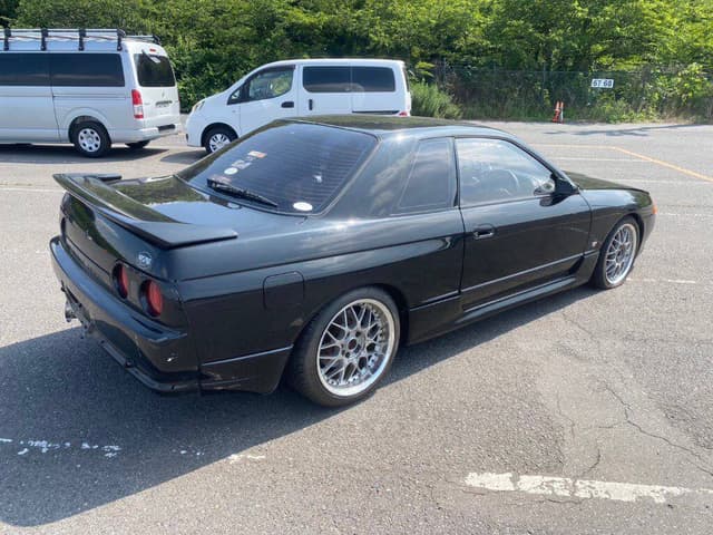 Nissan Skyline JDM car for sale — photo 3 of 10