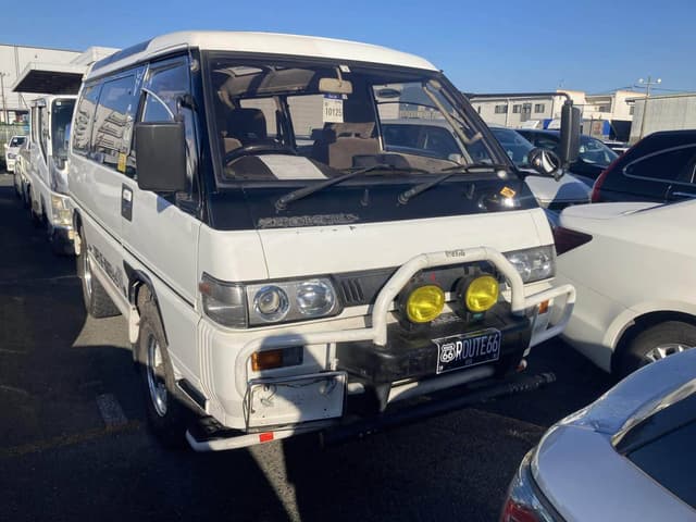 Mitsubishi Delica JDM car for sale — photo 2 of 10