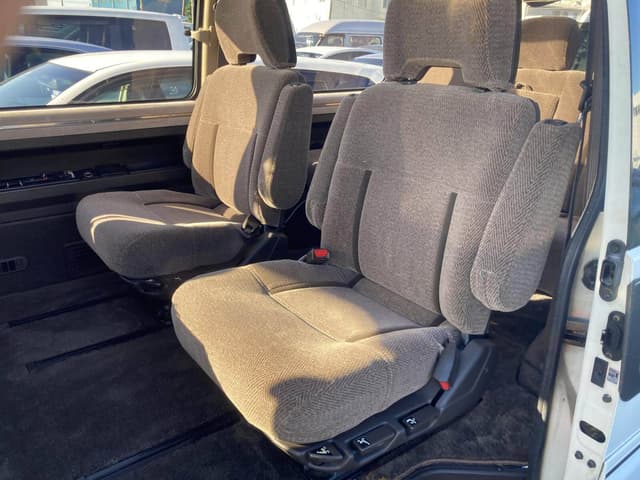 Mitsubishi Delica JDM car for sale — photo 8 of 10