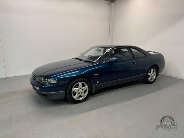 Nissan Skyline JDM car for sale — photo 9 of 10