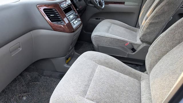 Nissan Elgrand JDM car for sale — photo 6 of 10