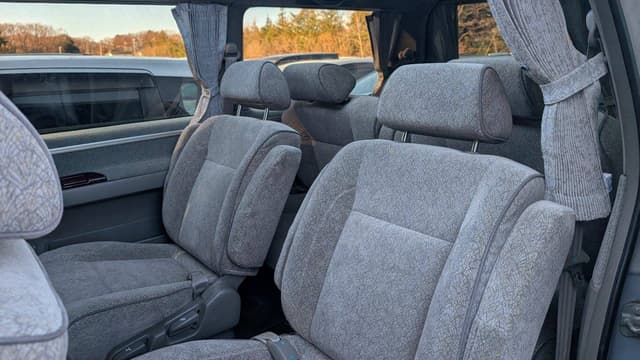 Nissan Elgrand JDM car for sale — photo 9 of 10