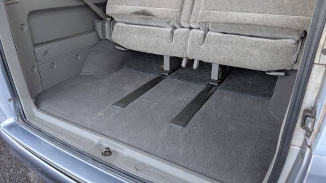 Nissan Elgrand JDM car for sale — photo 10 of 10