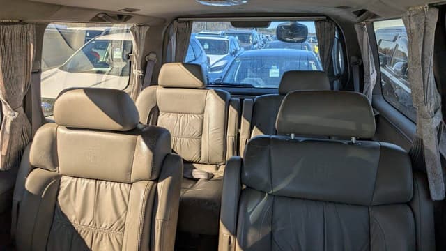 Nissan Elgrand JDM car for sale — photo 5 of 8
