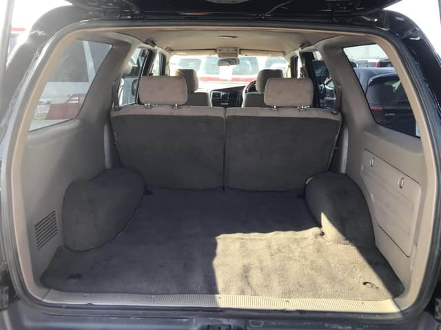 Toyota Hilux Surf JDM car for sale — photo 8 of 10