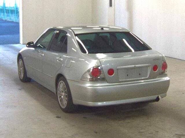Toyota Altezza JDM car for sale — photo 2 of 6