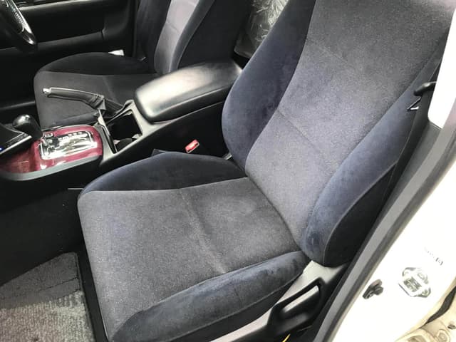 Toyota Mark II JDM car for sale — photo 9 of 10